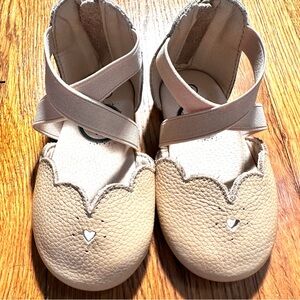 Little Love Bug Sophia nude sandals shoes Size 6